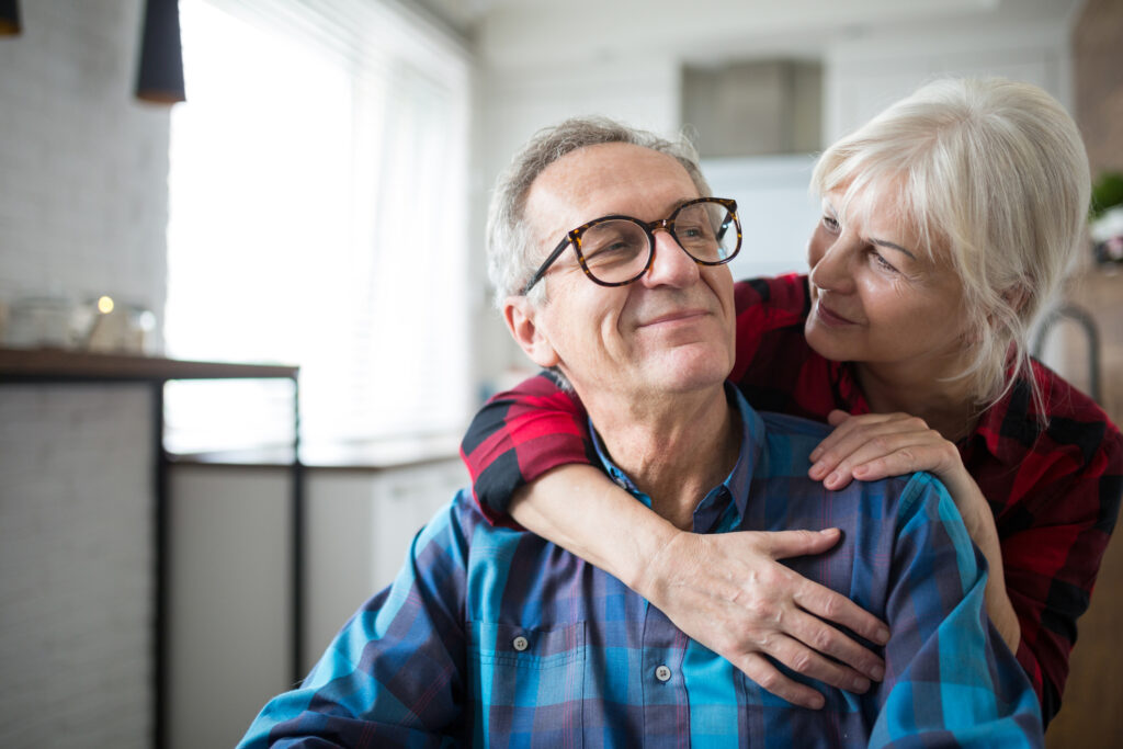 Be alert to the early warning signs of Parkinson’s disease in order to receive a prompt diagnosis.